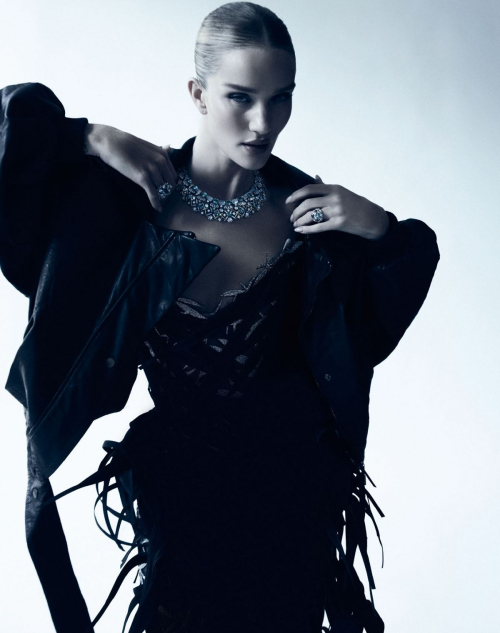 Rosie Huntington-Whiteley in Harper’s Bazaar, June 2025 5