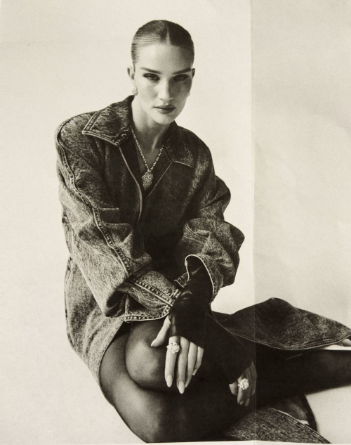 Rosie Huntington-Whiteley in Harper’s Bazaar, June 2025 7