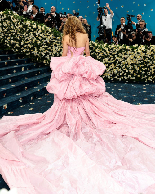 Shakira at 2025 Met Gala Celebrating Superfine, May 2025 3
