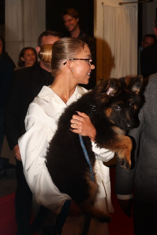 Sydney Sweeney Leaves Carlyle Hotel for Afterparty, May 2025 5