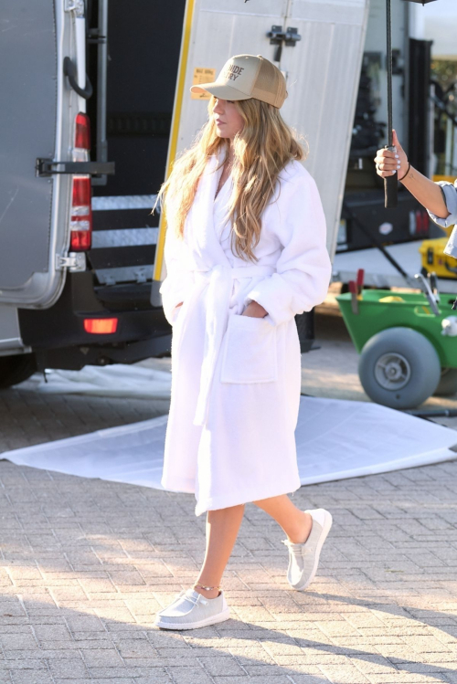 Sydney Sweeney on Hey Dude Set in Florida, May 2025 1