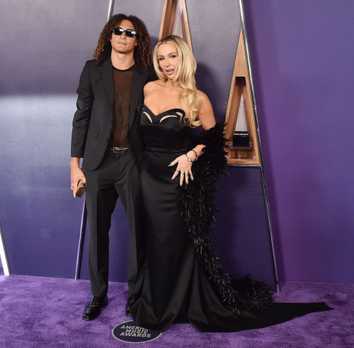 Tana Mongeau at American Music Awards in Las Vegas, May 2025 4
