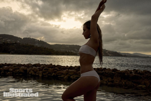 Xandra Pohl for Sports Illustrated Swimsuit, May 2025 6