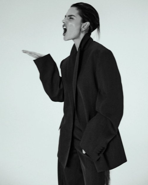 Alessandra Ambrosio for M Revista de Milenio, June 2025 7