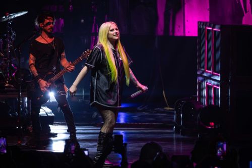 Avril Lavigne on Hits Tour in Hollywood, June 2025 2