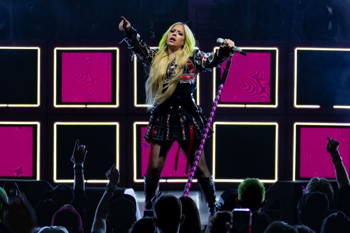 Avril Lavigne Performs at Empower Amphitheater, May 2025