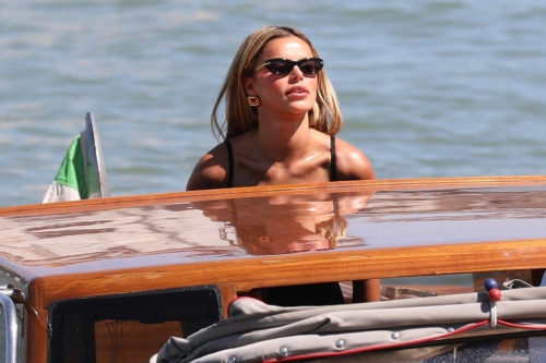 Brooks Nader out and about in Venice, June 2025 3