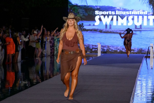 Camille Kostek at Sports Illustrated Show Miami, June 2025 13