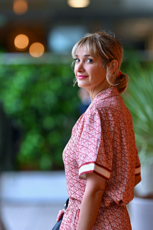 Caroline Anglade at Roland Garros Match, May 2025 1