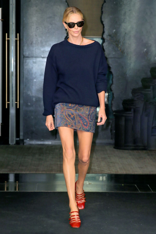 Charlize Theron leaves Seth Meyers Show, June 2025 5