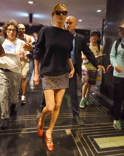 Charlize Theron leaves Seth Meyers Show, June 2025 6