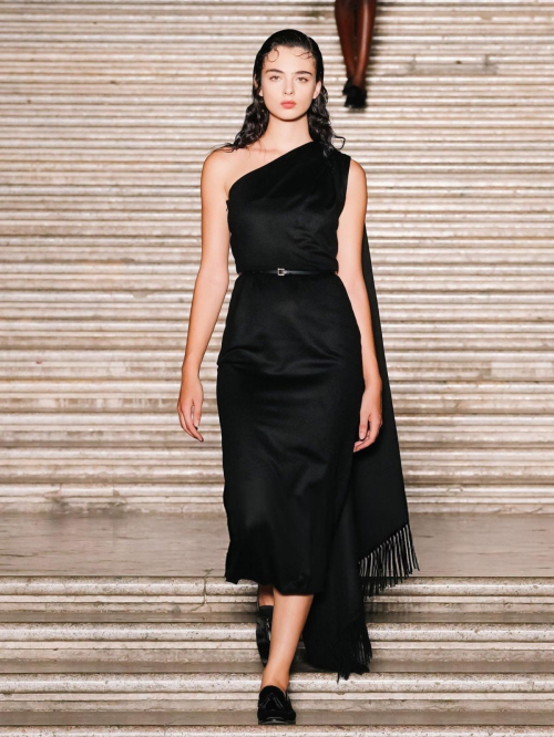 Deva Cassel at Max Mara Resort Collection Caserta, June 2025 1