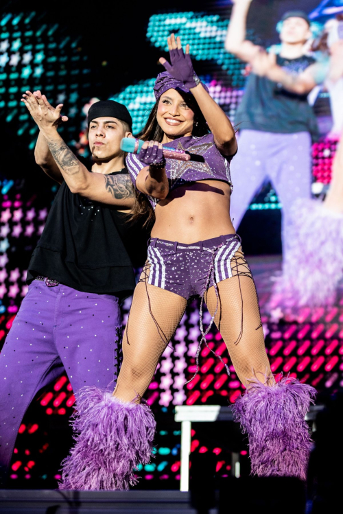 Emilia Mernes performs at Plaza de Espana, June 2025 9
