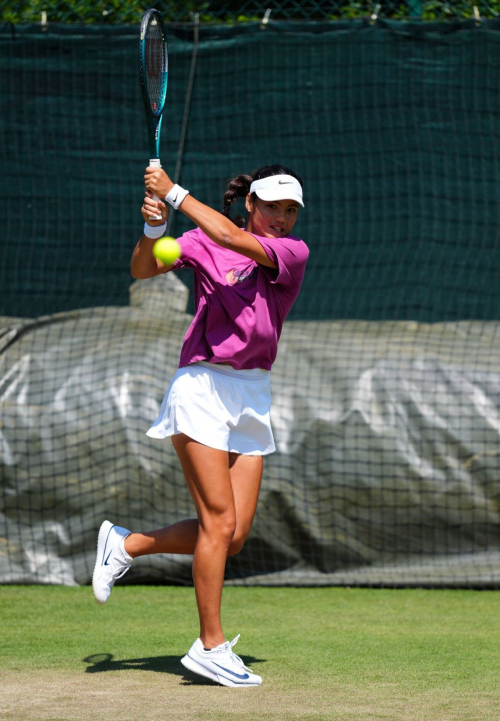 Emma Raducanu at Sunday Practice in Wimbledon, June 2025 1