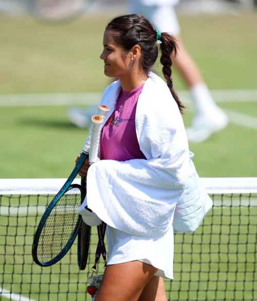 Emma Raducanu at Sunday Practice in Wimbledon, June 2025 3