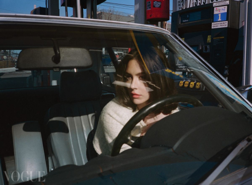 Gracie Abrams for Vogue Mexico, July 2025 1