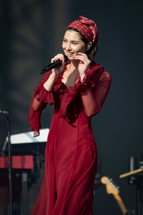 Gracie Abrams Performs at Glastonbury, June 2025 5