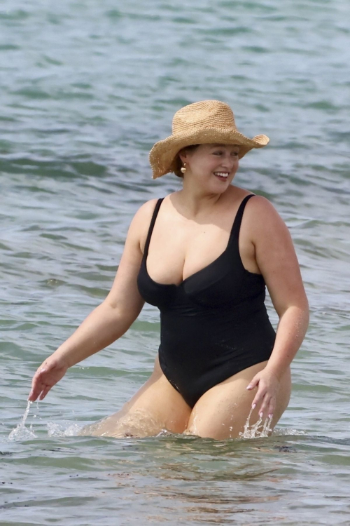 Iskra Lawrence in Swimsuit at Miami Beach, June 2025 1