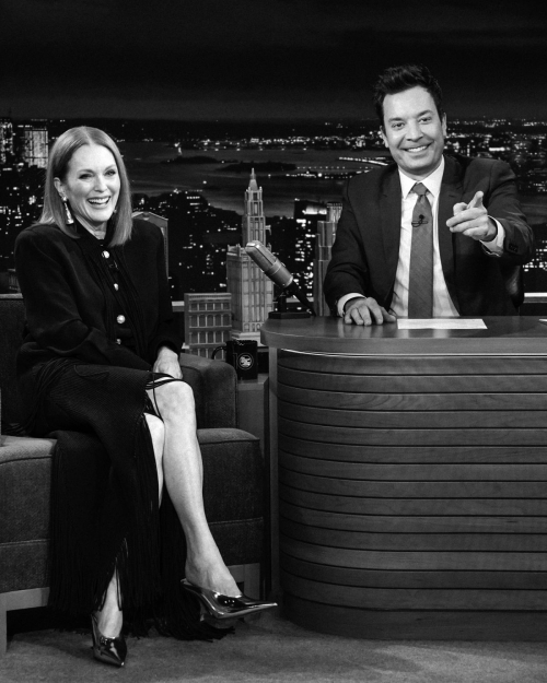 Julianne Moore at Tonight Show Jimmy Fallon, May 2025 2