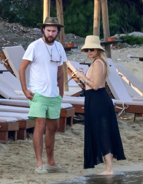 Kate Hudson and Danny Fujikawa at Greece Beach, June 2025