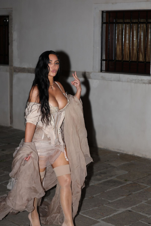 Kim Kardashian Heads to Bezos Afterparty, June 2025 5