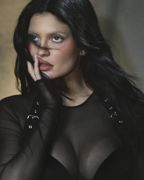 Kylie Jenner for KHY x Dilara Findikoglu Campaign, 2025 18