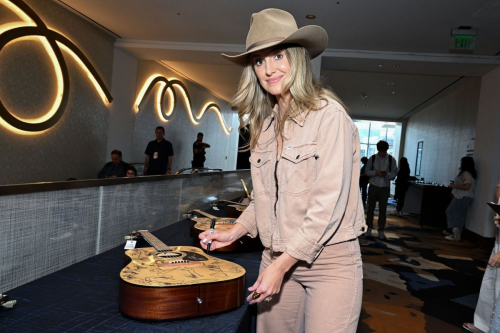 Lainey Wilson at Play Something Country Gala, May 2025 5