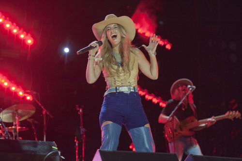 Lainey Wilson on Stage at CMA Fest Day 1, June 2025 1