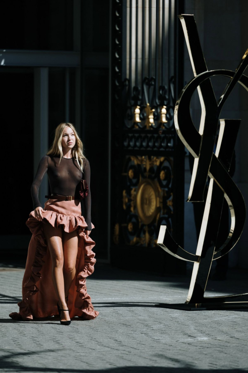 Lila Grace Moss at Saint Laurent Show, June 2025 1