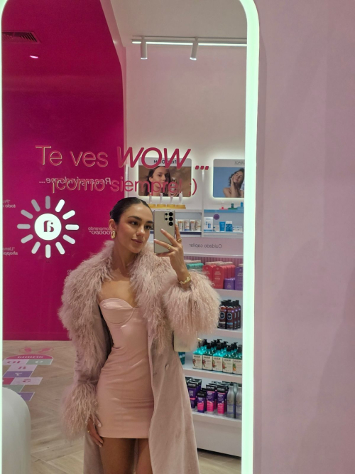 Luana Barron at Aruma Store Opening Lima, June 2025 1