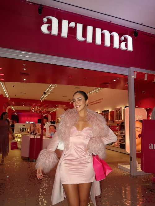Luana Barron at Aruma Store Opening Lima, June 2025 5