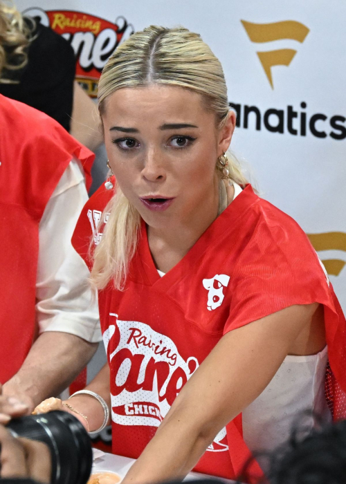 Olivia Dunne at Fanatics Fest NYC, June 2025