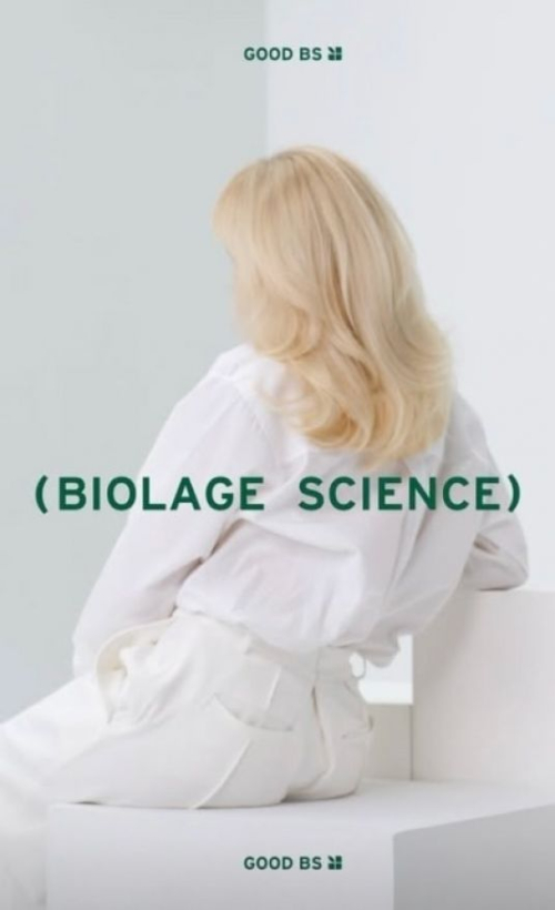 Back view of Pamela Anderson with text overlay reading Biolage Science highlighting blonde hair results and sustainable beauty message