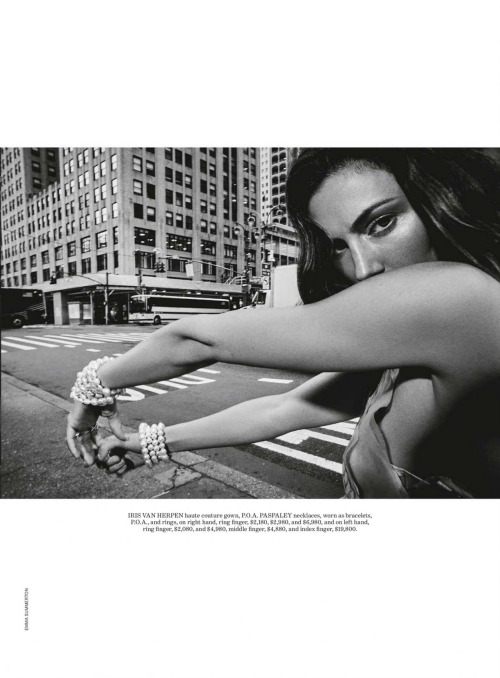 Phoebe Tonkin in Vogue Australia, June 2025 14