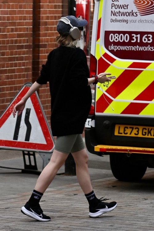 Pregnant Vanessa Kirby power walking in London, June 2025 1