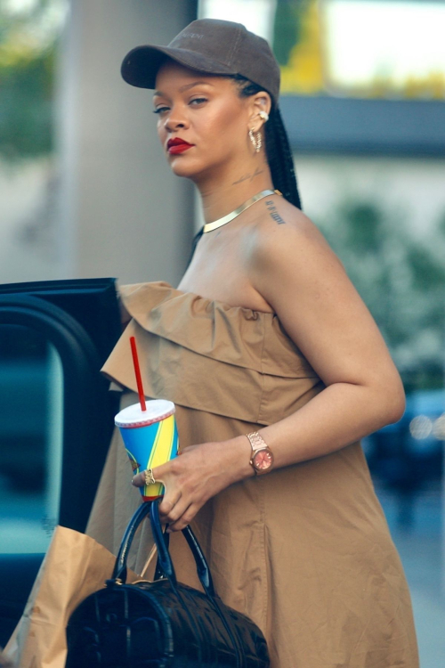 Rihanna Leaves FatBurger LA, June 2025 3