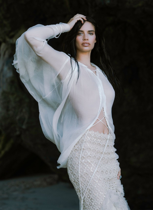 Sara Sampaio for Vogue Portugal, June 2025 10