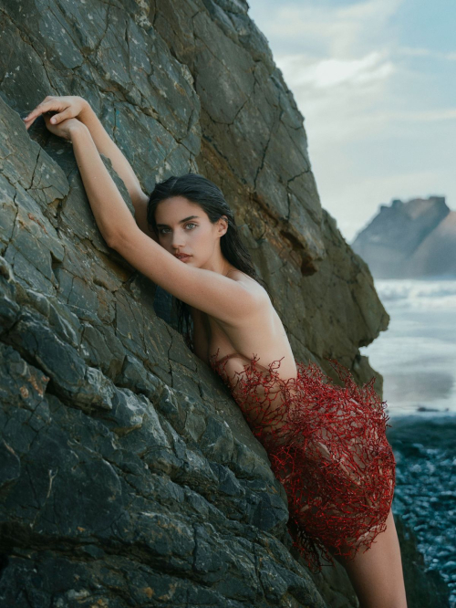 Sara Sampaio for Vogue Portugal, June 2025 3