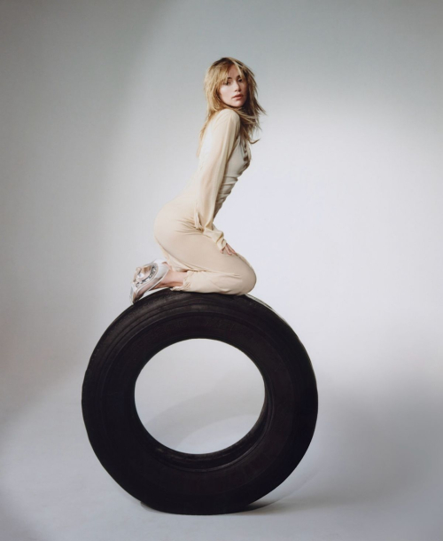 Suki Waterhouse for Love Want Issue 37, June 2025 1