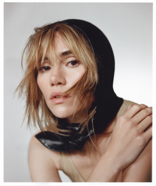 Suki Waterhouse for Love Want Issue 37, June 2025 7