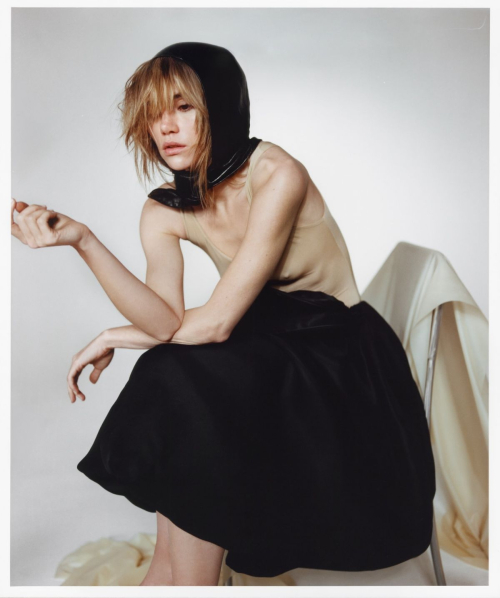 Suki Waterhouse for Love Want Issue 37, June 2025 8