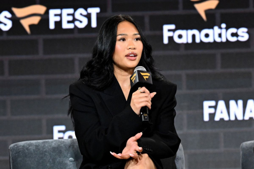 Sunisa Lee at Fanatics Fest NYC, June 2025 5