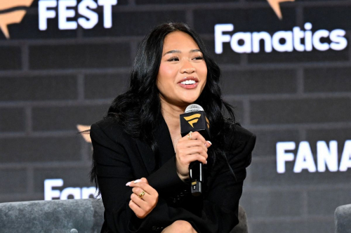 Sunisa Lee at Fanatics Fest NYC, June 2025 6