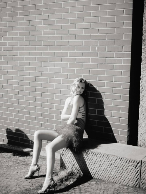 Toni Garrn for Super Flea Market, June 2025 2