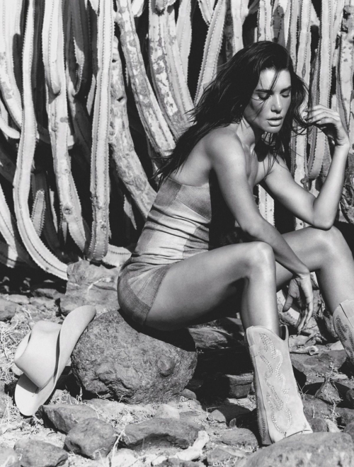 Valentina Ferrer in Instyle Spain, July/August 2025 4