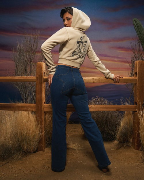 Xochitl Gomez for Hot Topic Social Collision, June 2025 13
