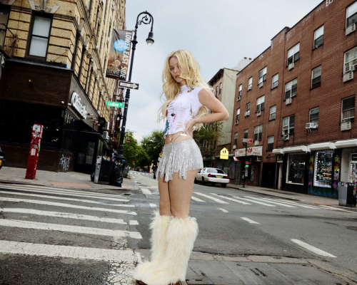 Zara Larsson for Paper Magazine, June 2025 5