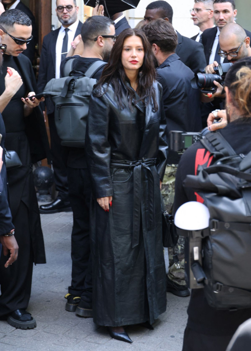 Adele Exarchopoulos at Balenciaga show, July 2025 3