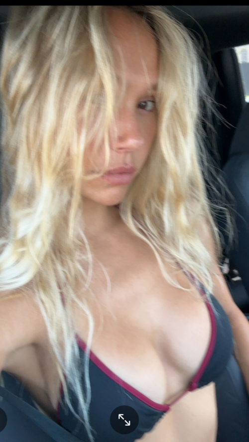 Alexis Ren Stunning Instagram Uploads, July 2025 1