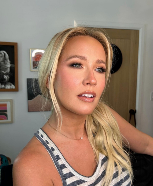 Anna Camp Elegant Instagram Pictures, July 2025 2